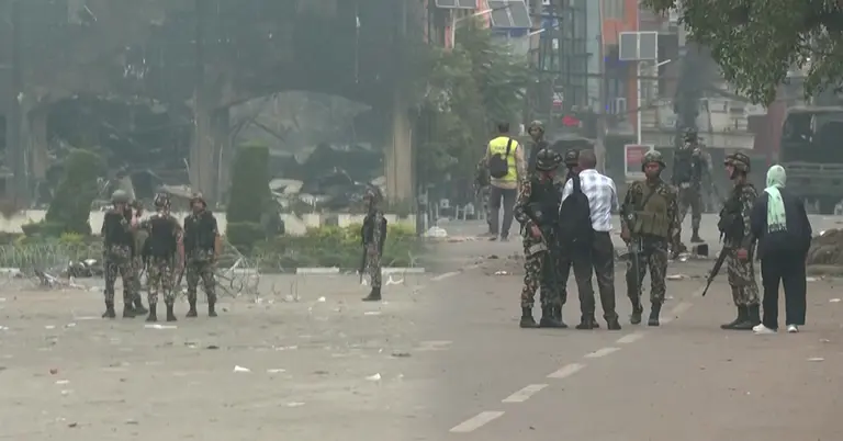 নেপালে কারফিউ বাড়িয়েছে সেনাবাহিনী